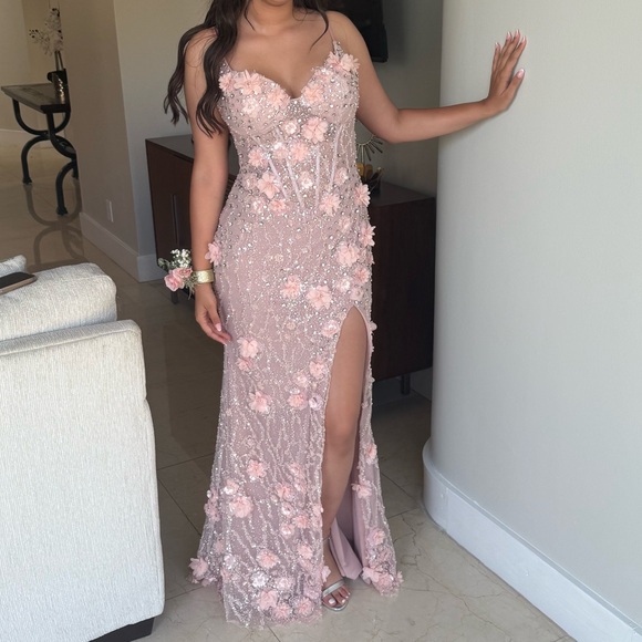 Portia and Scarlett Pink Floral Lace Gown - Picture 5 of 5